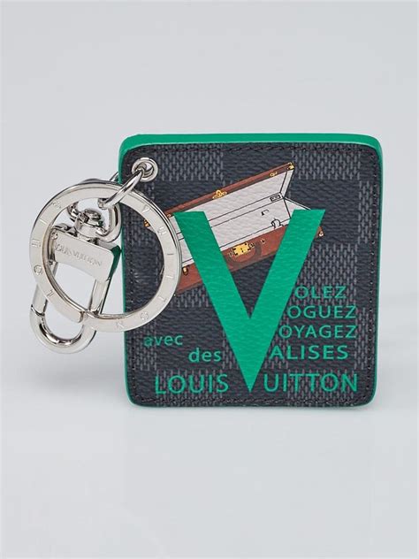 louis vuitton monogram voyage key